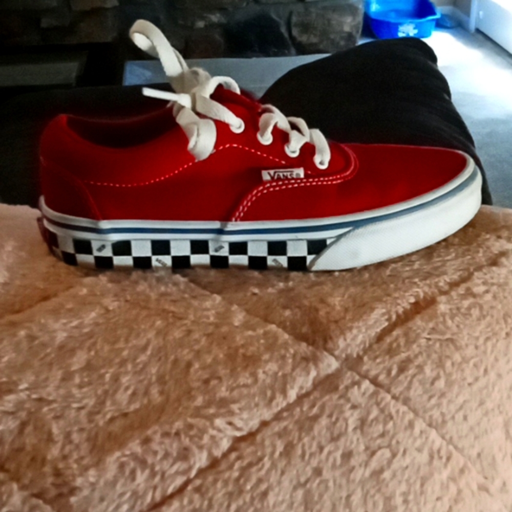 RED VAN'S - Picture 4 of 5